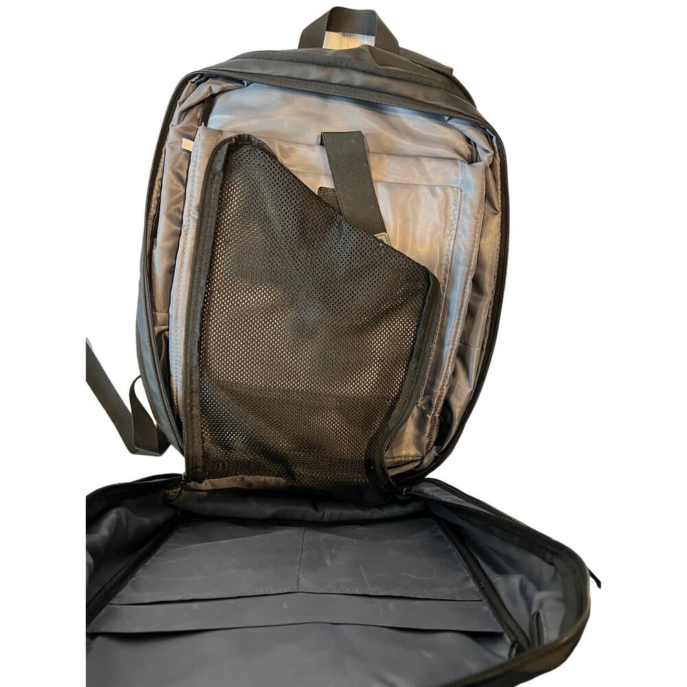 Clamshell Black Gray Padded Computer Backpack - Picture 2 of 3